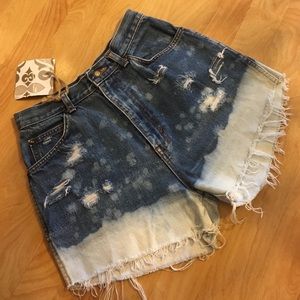 VINTAGE Cristina's high waisted distressed shorts